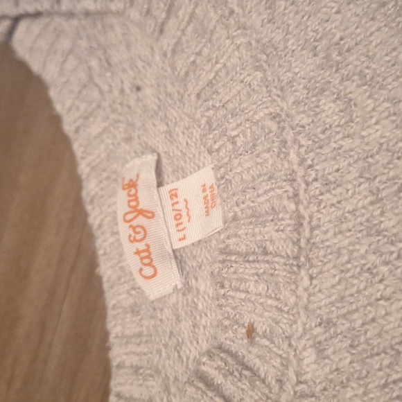 Fuzzy 🌈 Sweater - Picture 4 of 5